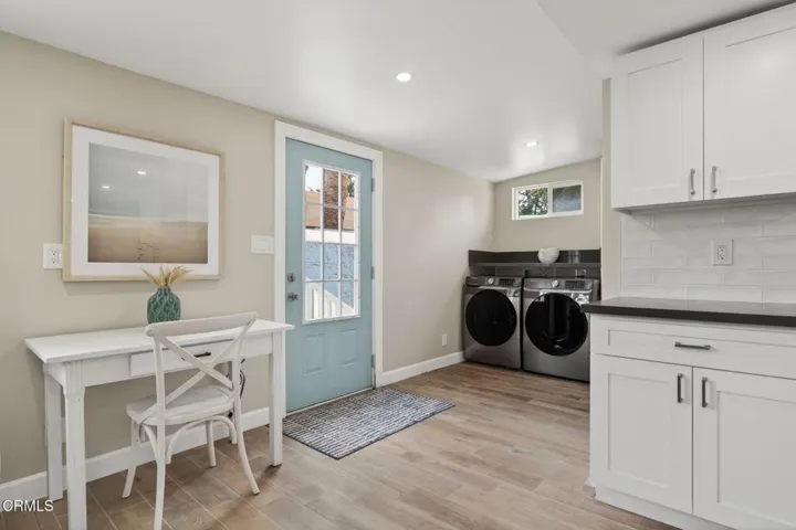 21-web-or-mls-UpmarketMedia_201Olive-052
