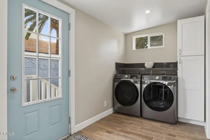 33-web-or-mls-UpmarketMedia_201Olive-045