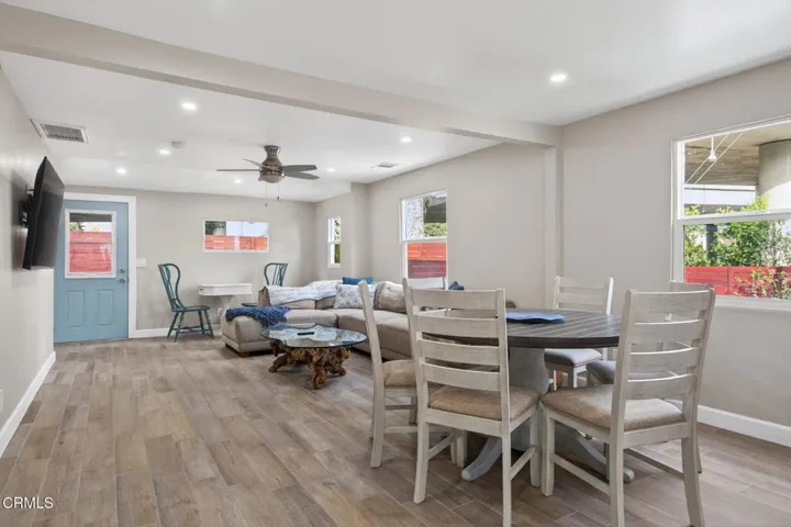 14-web-or-mls-UpmarketMedia_201Olive-067