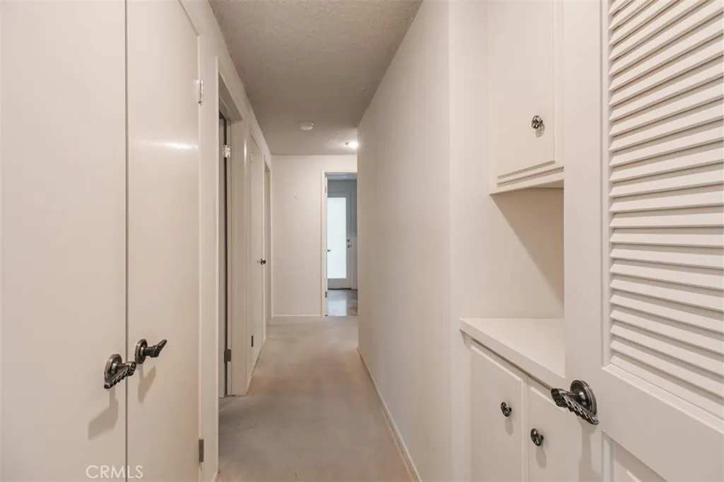19291 Berclair Lane, Tarzana, California 91356 home-pic-23
