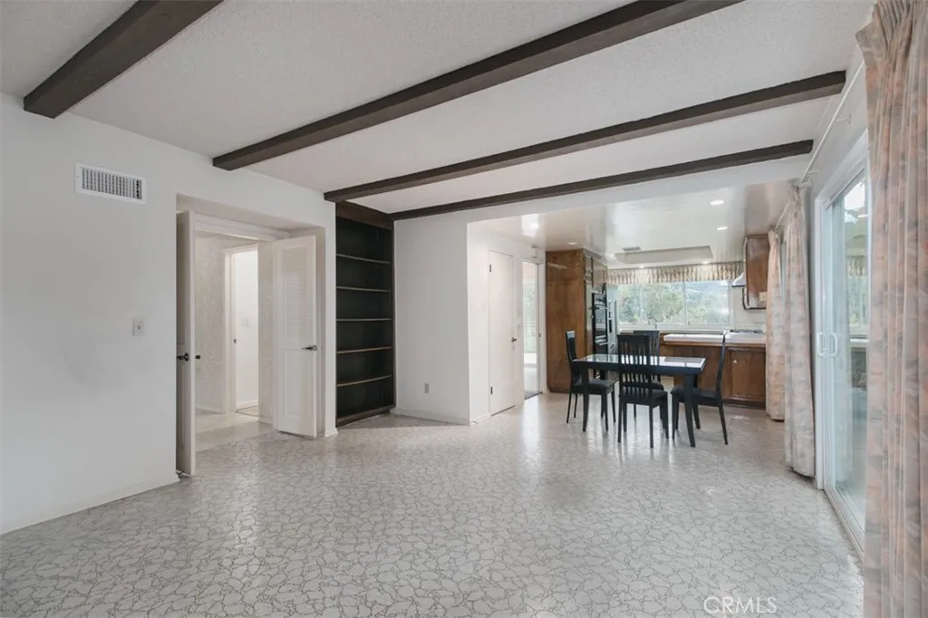 19291 Berclair Lane, Tarzana, California 91356 home-pic-18