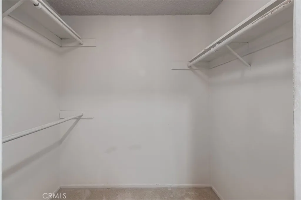 19291 Berclair Lane, Tarzana, California 91356 home-pic-26