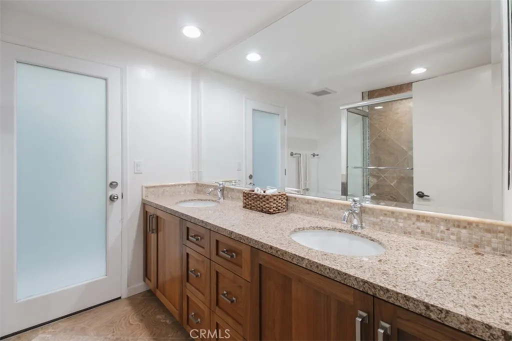 19291 Berclair Lane, Tarzana, California 91356 home-pic-33