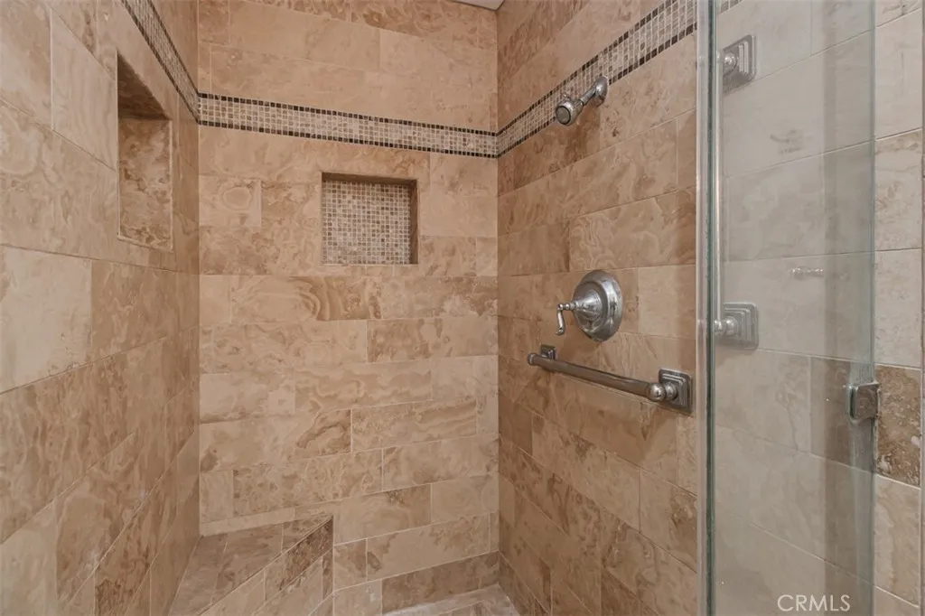 19291 Berclair Lane, Tarzana, California 91356 home-pic-30