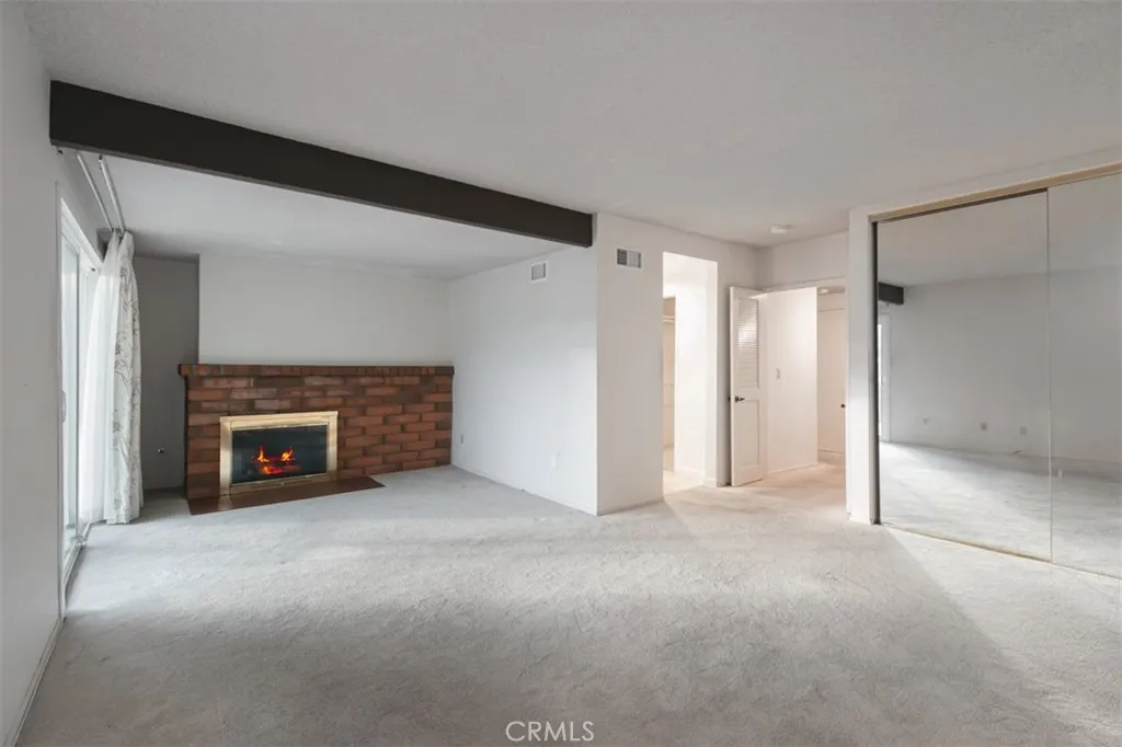 19291 Berclair Lane, Tarzana, California 91356 home-pic-24