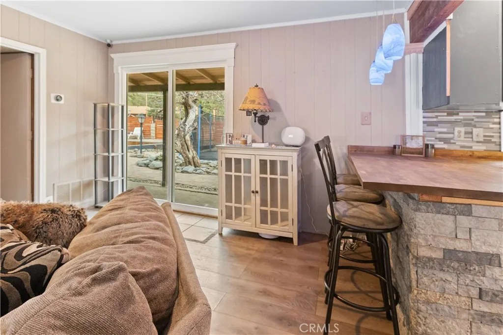 800 Mountain View, Wrightwood, California 92397 home-pic-17