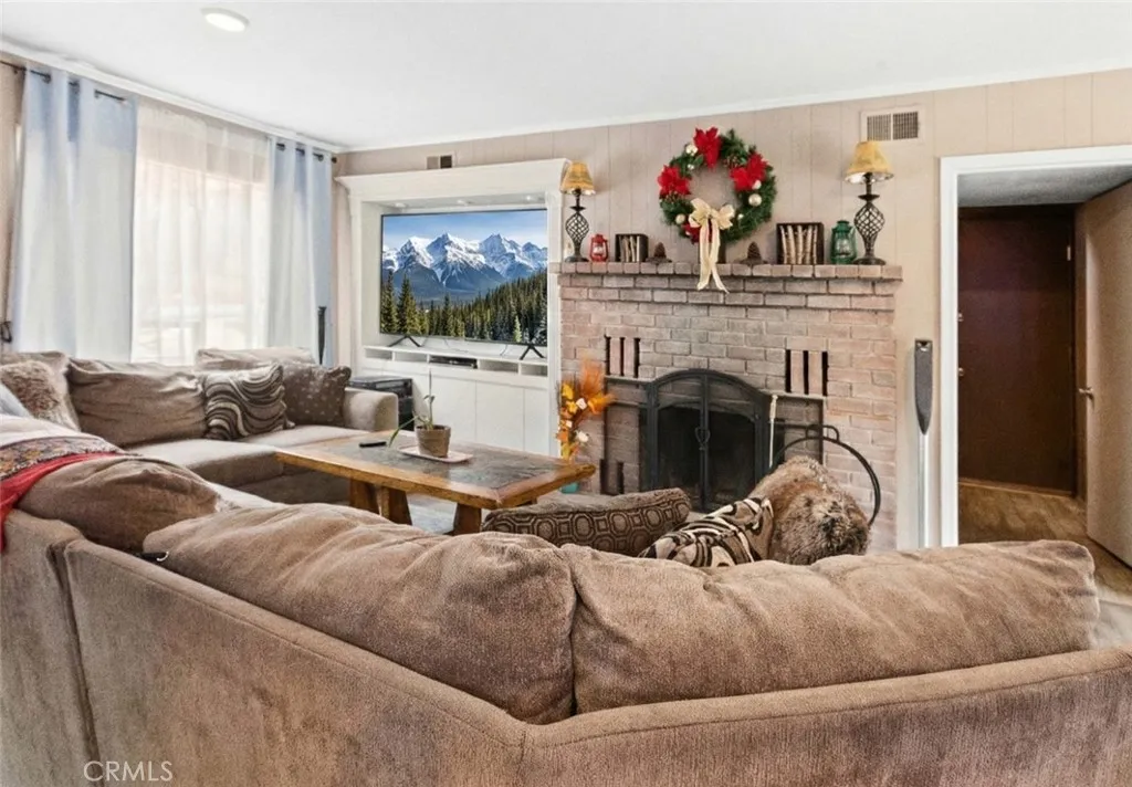 800 Mountain View, Wrightwood, California 92397 home-pic-15