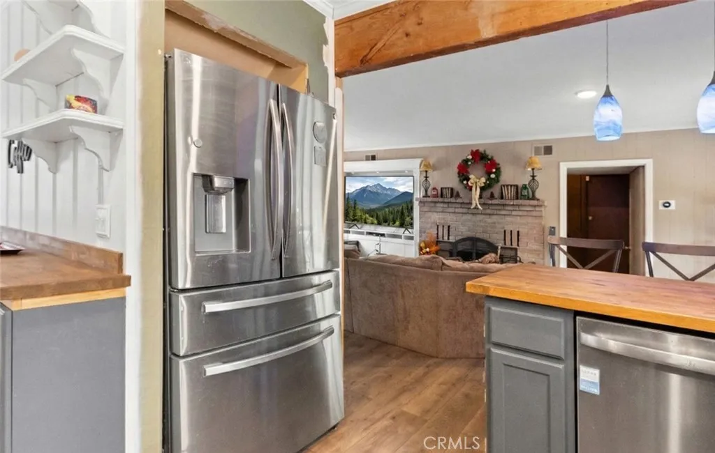 800 Mountain View, Wrightwood, California 92397 home-pic-12