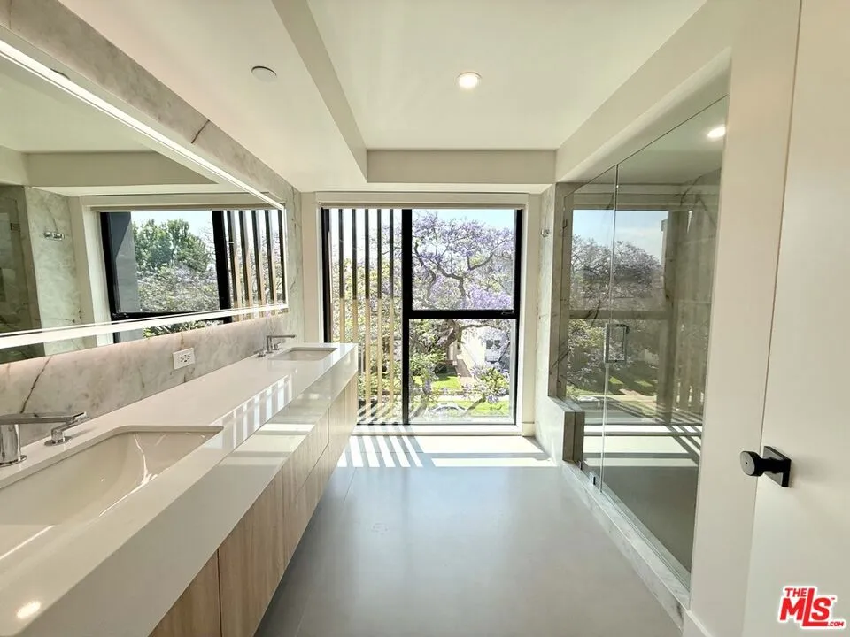 Actual Unit - Primary Bath