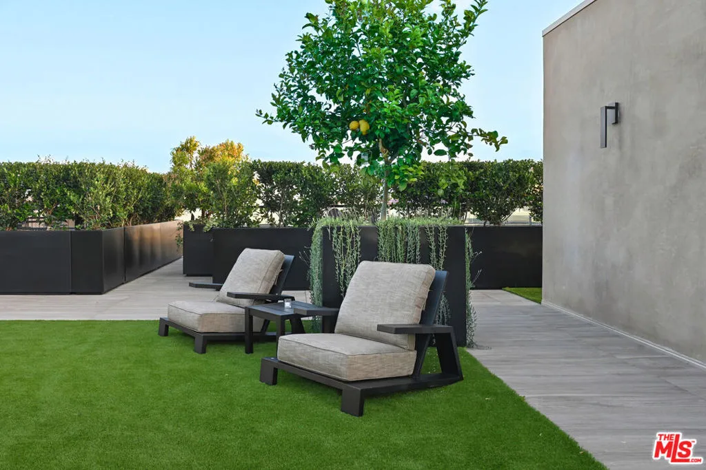 Rooftop Deck
