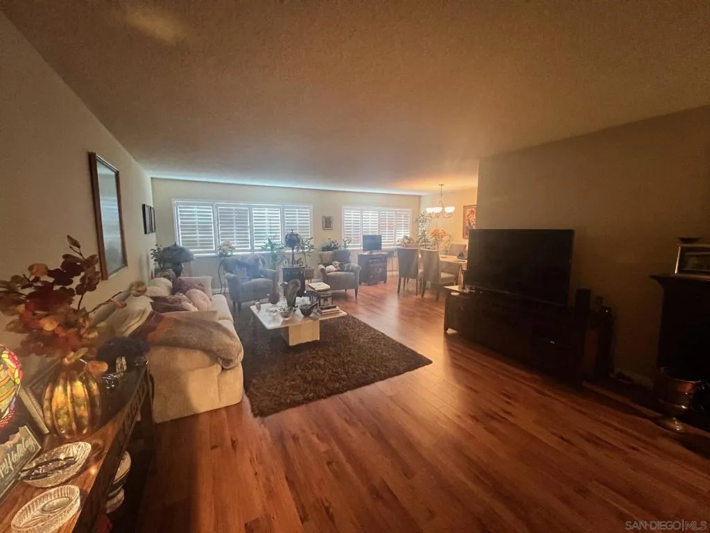 4487 Colbath Ave 207, Sherman Oaks, California 91423 home-pic-11