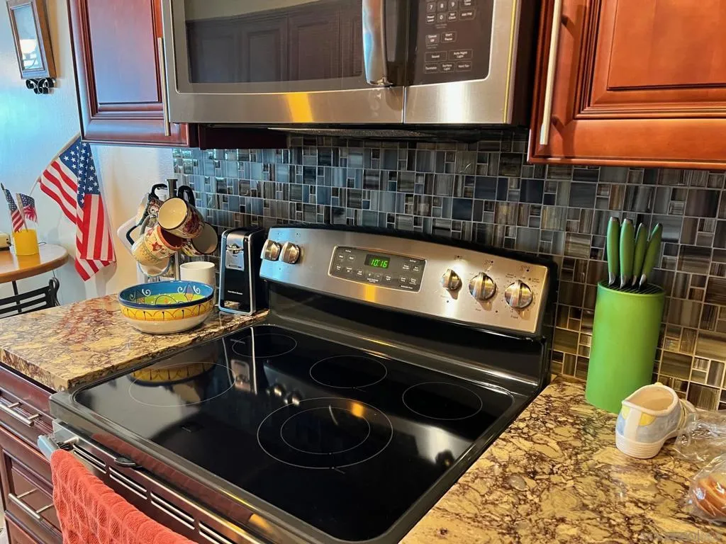 4487 Colbath Ave 207, Sherman Oaks, California 91423 home-pic-13