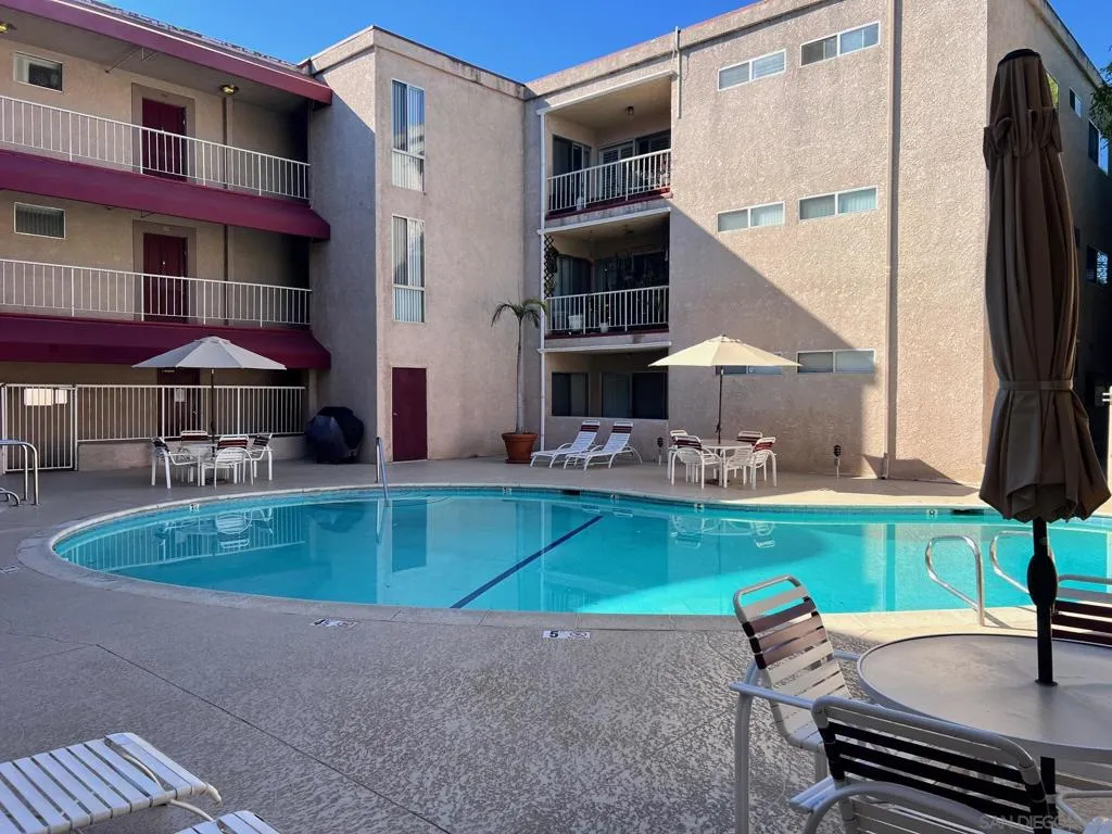 4487 Colbath Ave 207, Sherman Oaks, California 91423 home-pic-1
