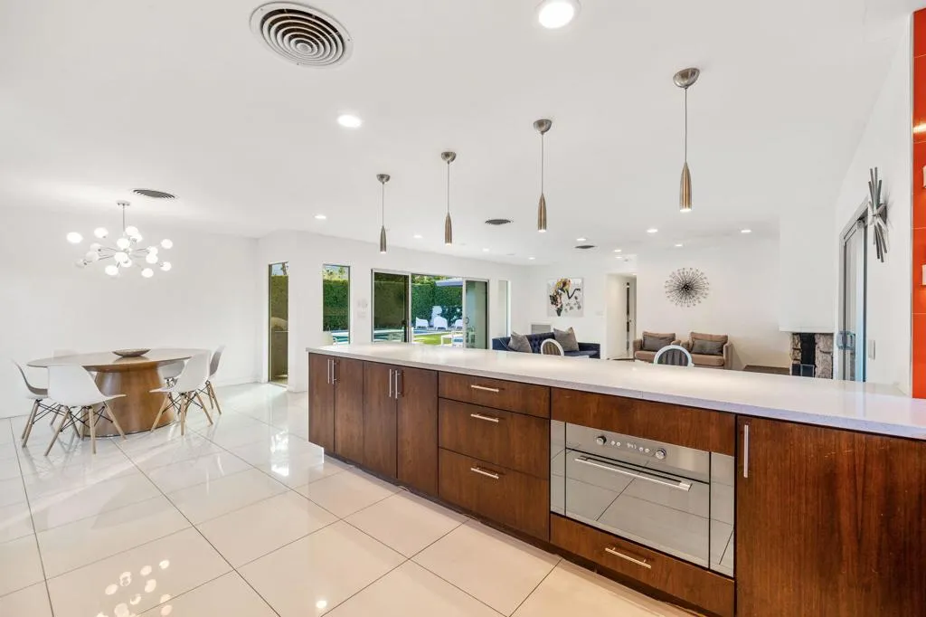 783 E Mesquite Avenue, Palm Springs, California 92264 home-pic-7