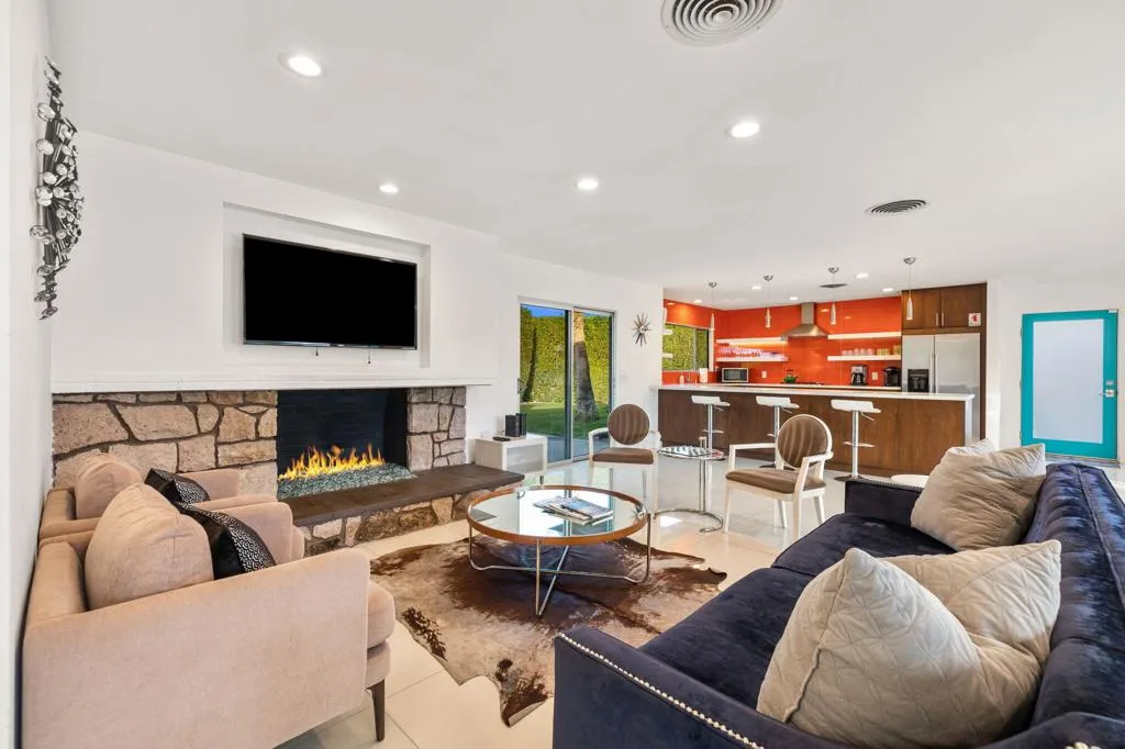 783 E Mesquite Avenue, Palm Springs, California 92264 home-pic-18