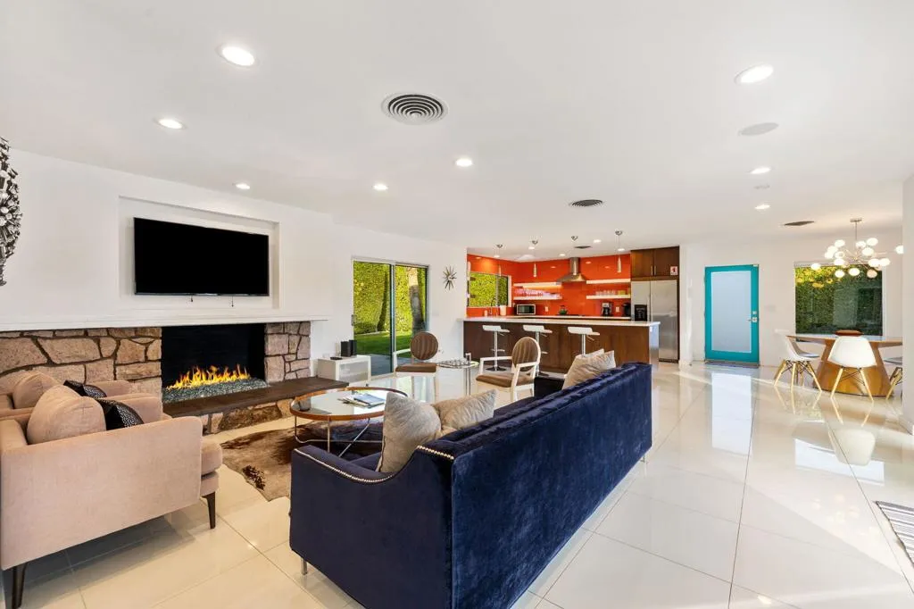 783 E Mesquite Avenue, Palm Springs, California 92264 home-pic-17