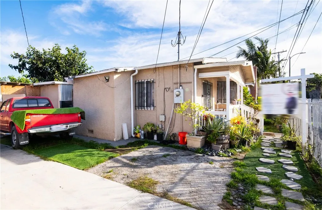 9814 Bandera, Los Angeles, California 90002 home-pic-5