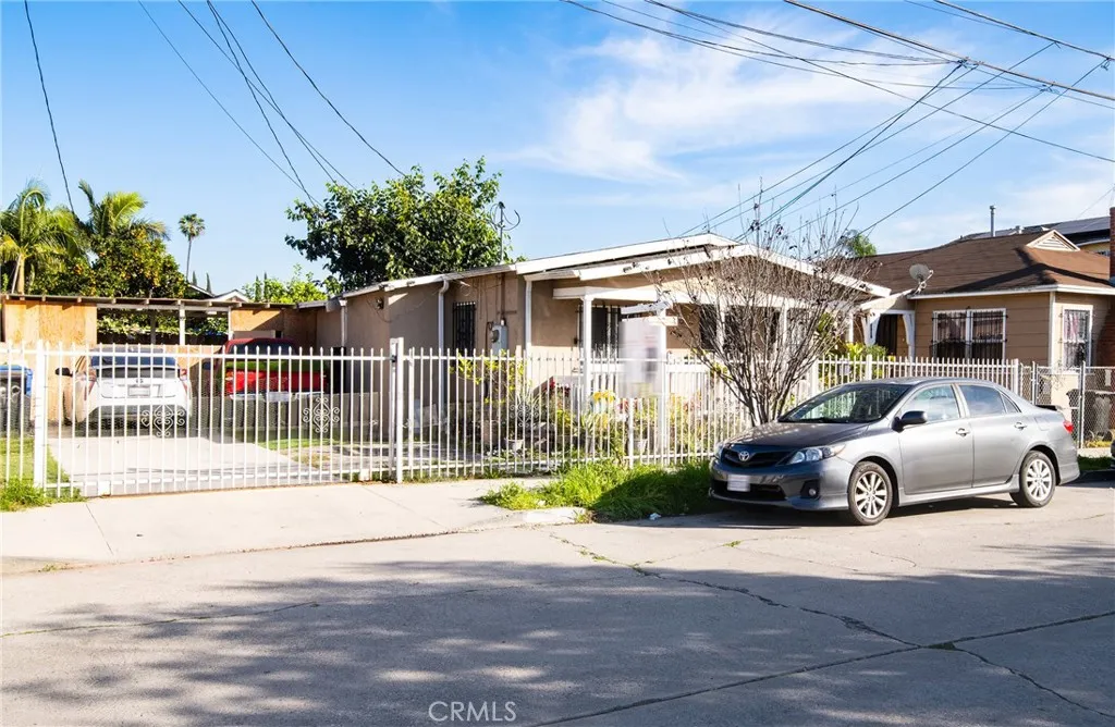 9814 Bandera, Los Angeles, California 90002 home-pic-1