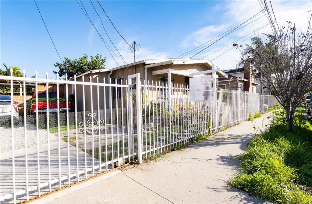9814 Bandera, Los Angeles, California 90002 home-pic-4