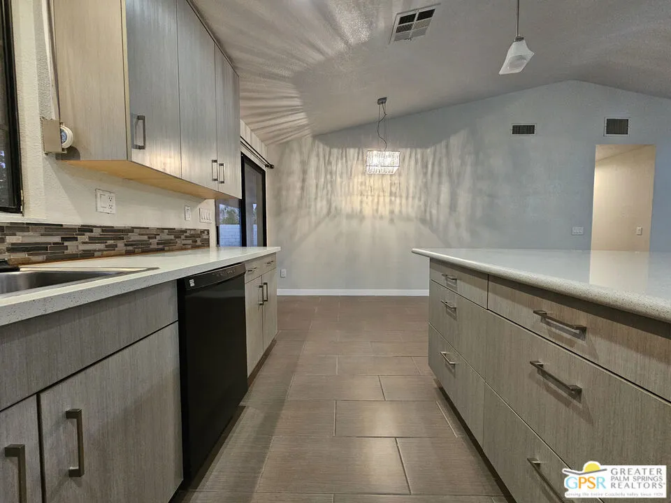 68250 Durango Road, Cathedral City, California 92234 home-pic-8