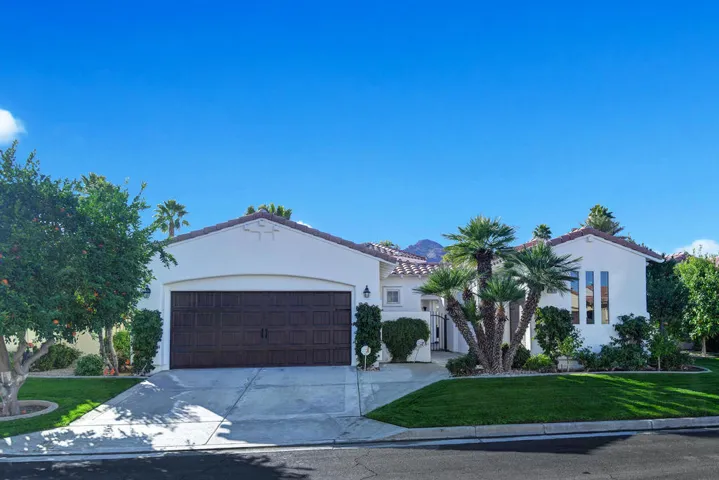 FRONT OF HOME.jpg mls