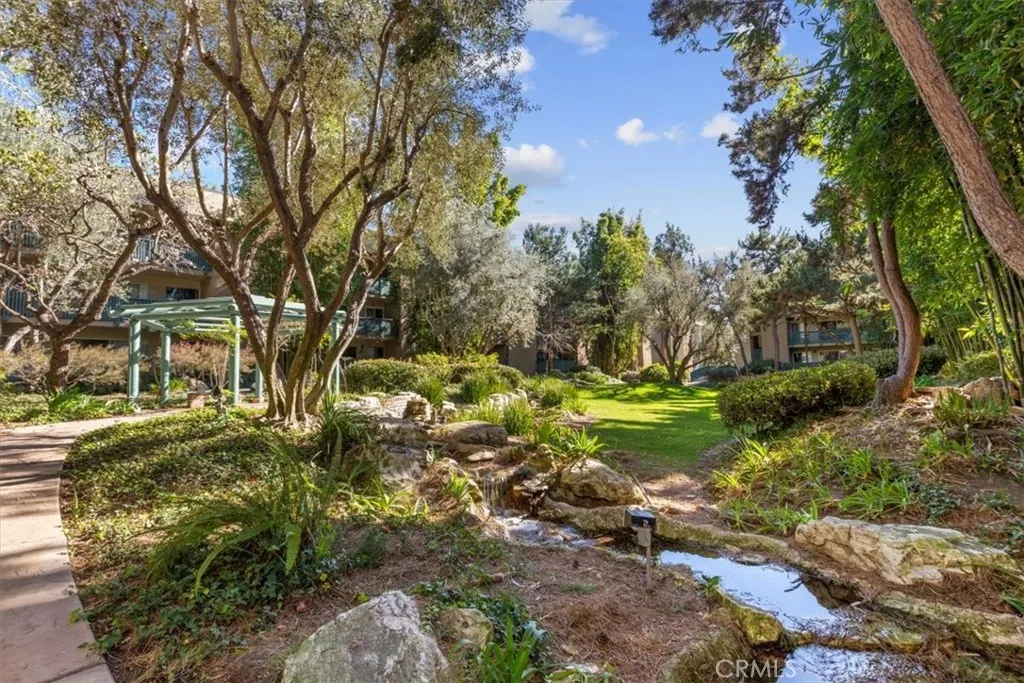 576 N Bellflower Blvd 128, Long Beach, California 90814 home-pic-24