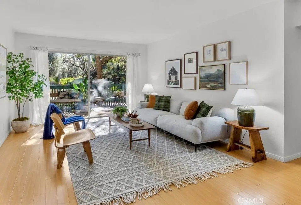 576 N Bellflower Blvd 128, Long Beach, California 90814 home-pic-1
