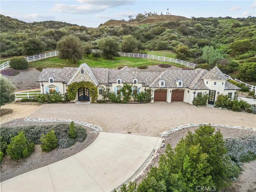 39851 Paseo Chaparro, Murrieta, California 92562 home-pic-1