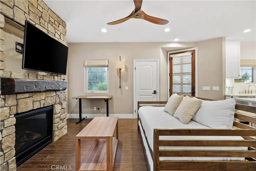 39851 Paseo Chaparro, Murrieta, California 92562 home-pic-23