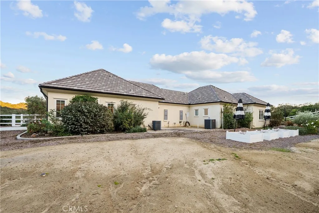 39851 Paseo Chaparro, Murrieta, California 92562 home-pic-15
