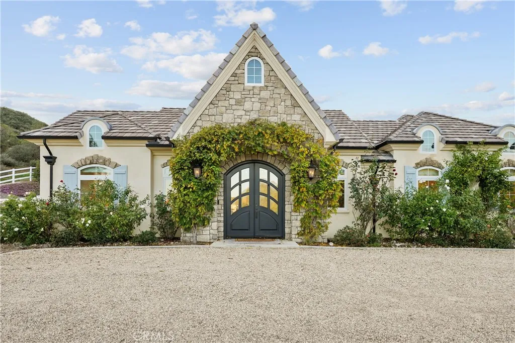 39851 Paseo Chaparro, Murrieta, California 92562 home-pic-4