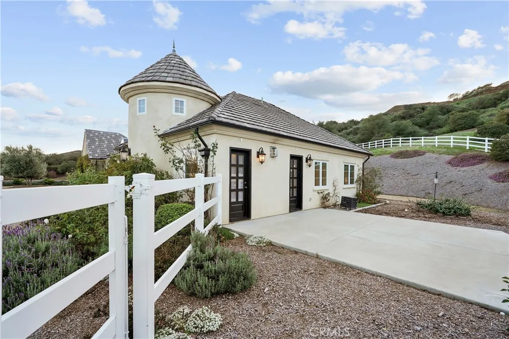 39851 Paseo Chaparro, Murrieta, California 92562 home-pic-14