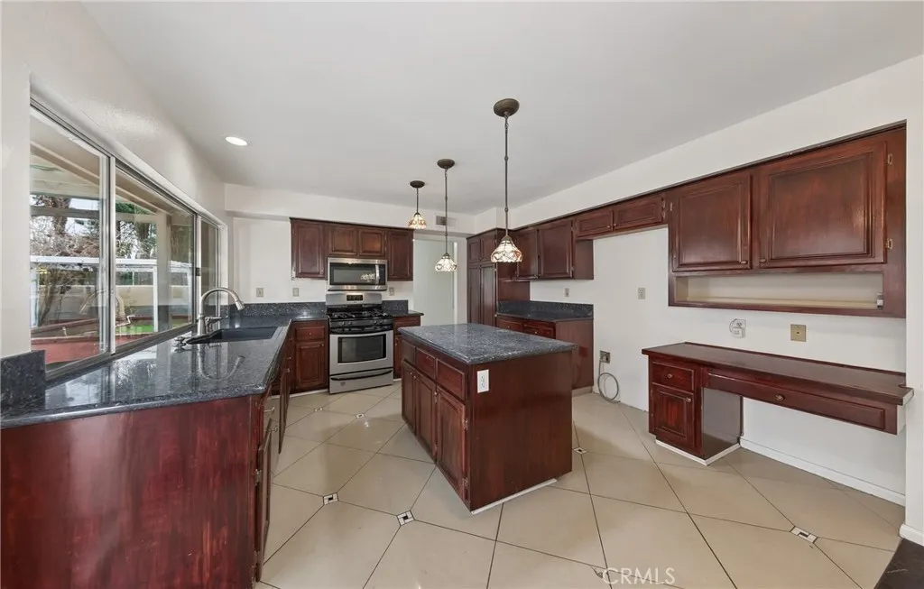 14646 Stallion, Victorville, California 92392 home-pic-19