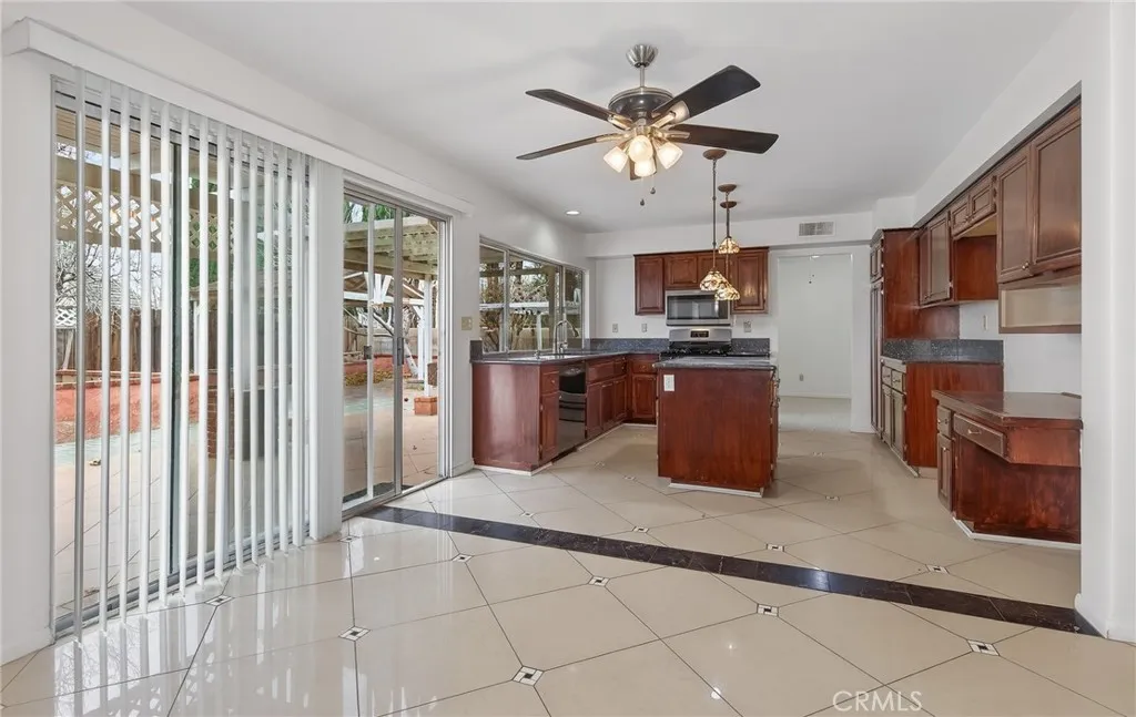 14646 Stallion, Victorville, California 92392 home-pic-18