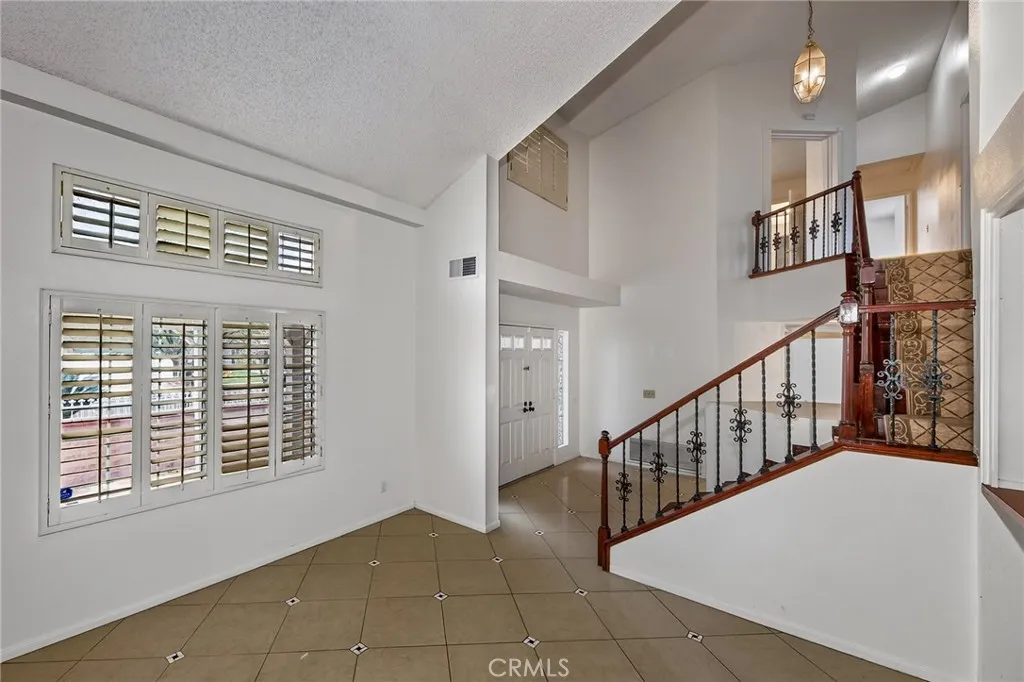 14646 Stallion, Victorville, California 92392 home-pic-12