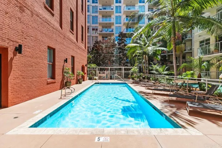 Pool & Hottub