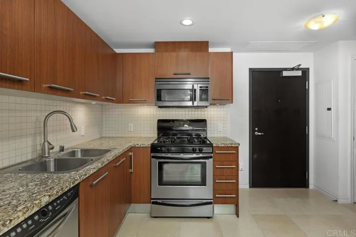 1431 Pacific Highway 602, San Diego, California 92101