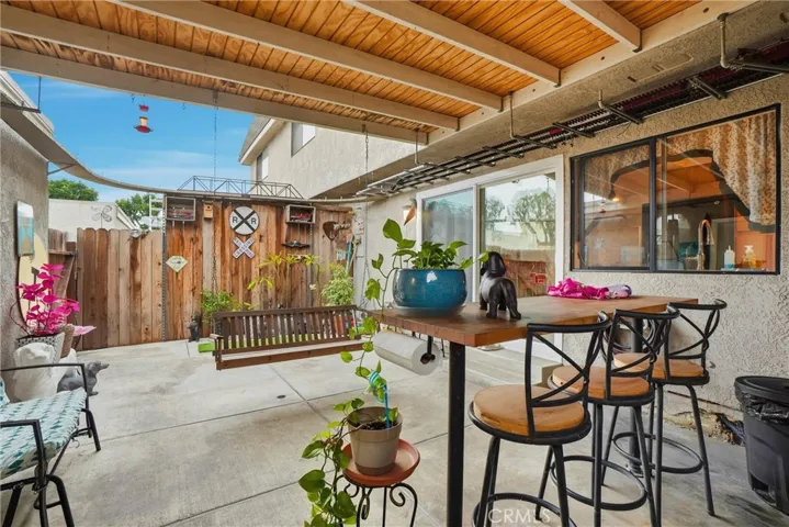 Closed Patio between house and the Garage