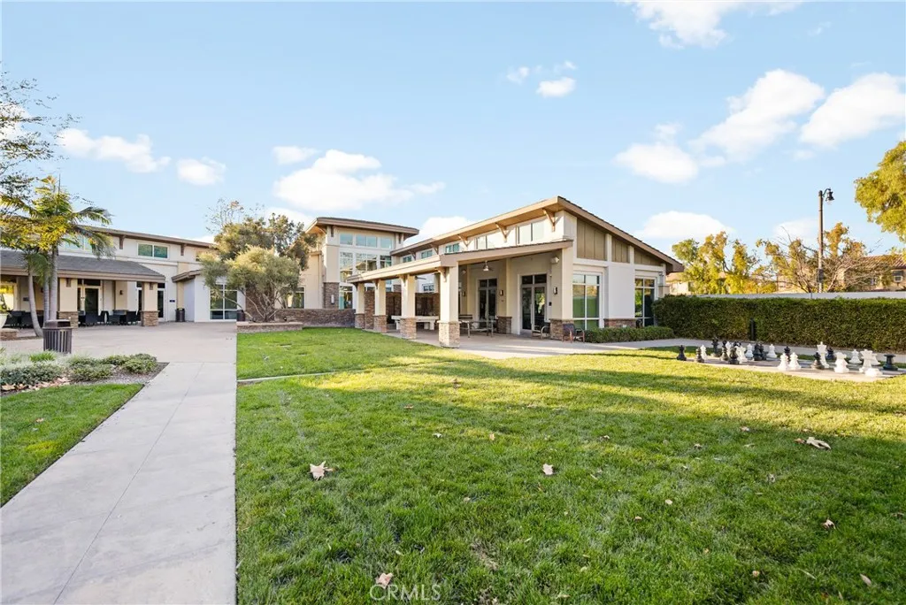6069 Satterfield, Chino, California 91710 home-pic-31
