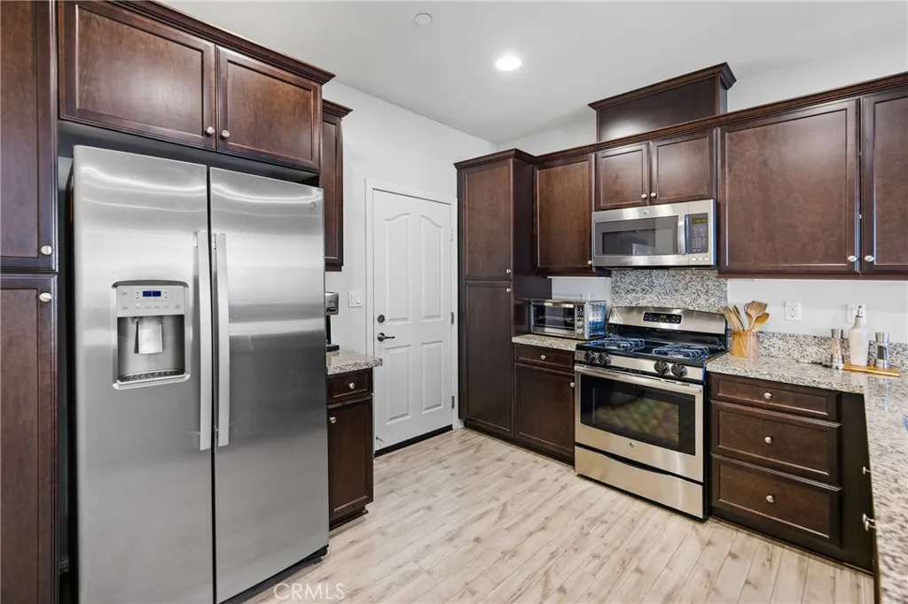 6069 Satterfield, Chino, California 91710 home-pic-7