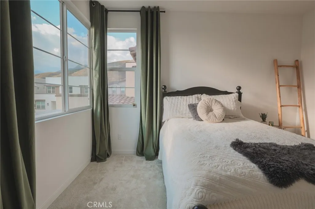 15818 Caterpillar Dr, Fontana, California 92336 home-pic-27