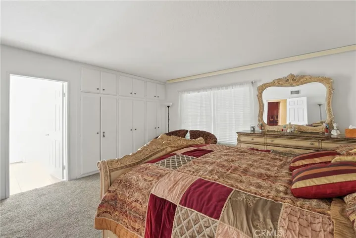 9560 Shoshone Avenue, Northridge, California 91325