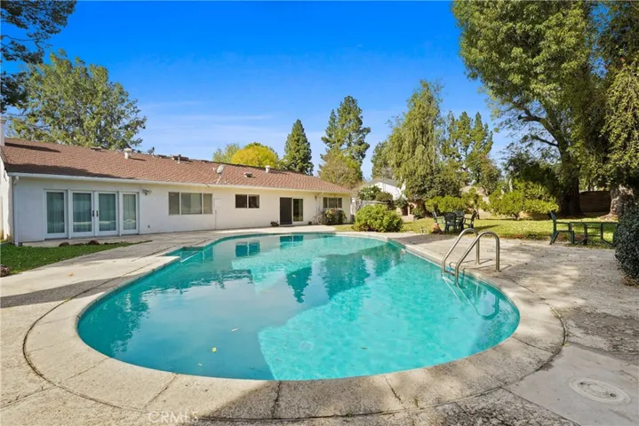 9560 Shoshone Avenue, Northridge, California 91325