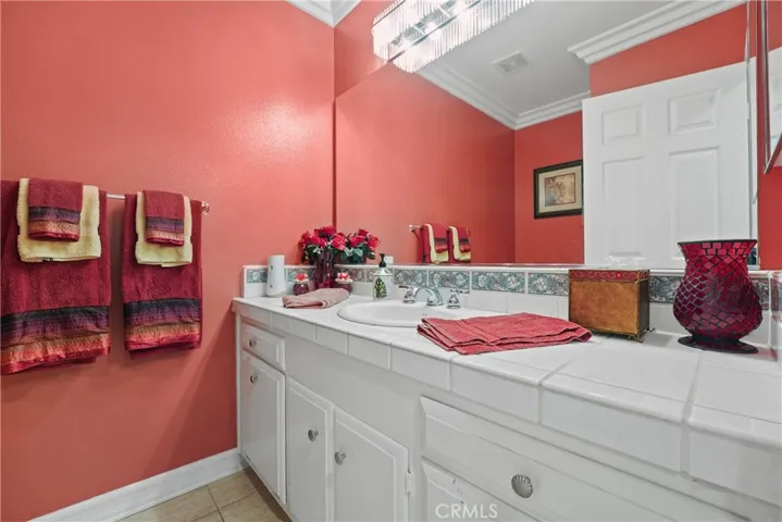 9560 Shoshone Avenue, Northridge, California 91325
