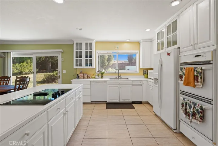 9560 Shoshone Avenue, Northridge, California 91325
