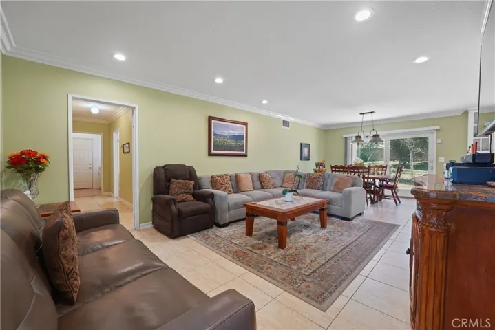 9560 Shoshone Avenue, Northridge, California 91325