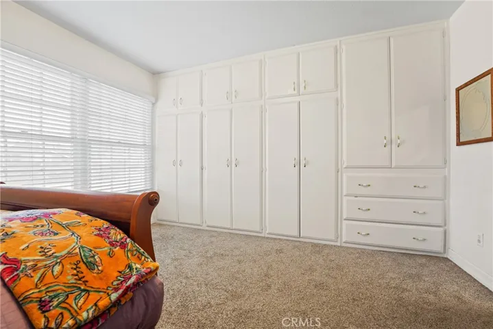 9560 Shoshone Avenue, Northridge, California 91325