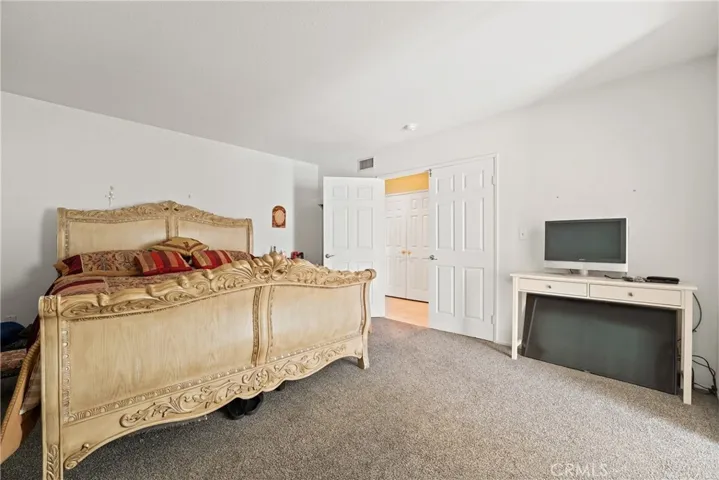 9560 Shoshone Avenue, Northridge, California 91325