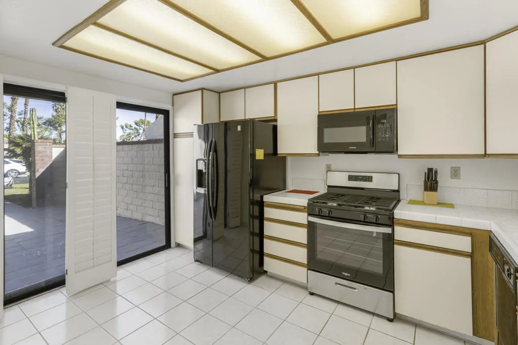 68175 Seven Oaks Drive, Cathedral City, California 92234 home-pic-7