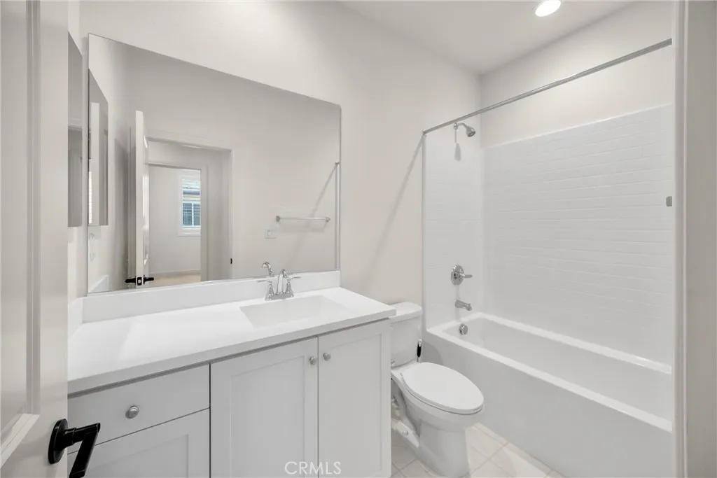 3530 E Delight Paseo 208, Ontario, California 91761 home-pic-16